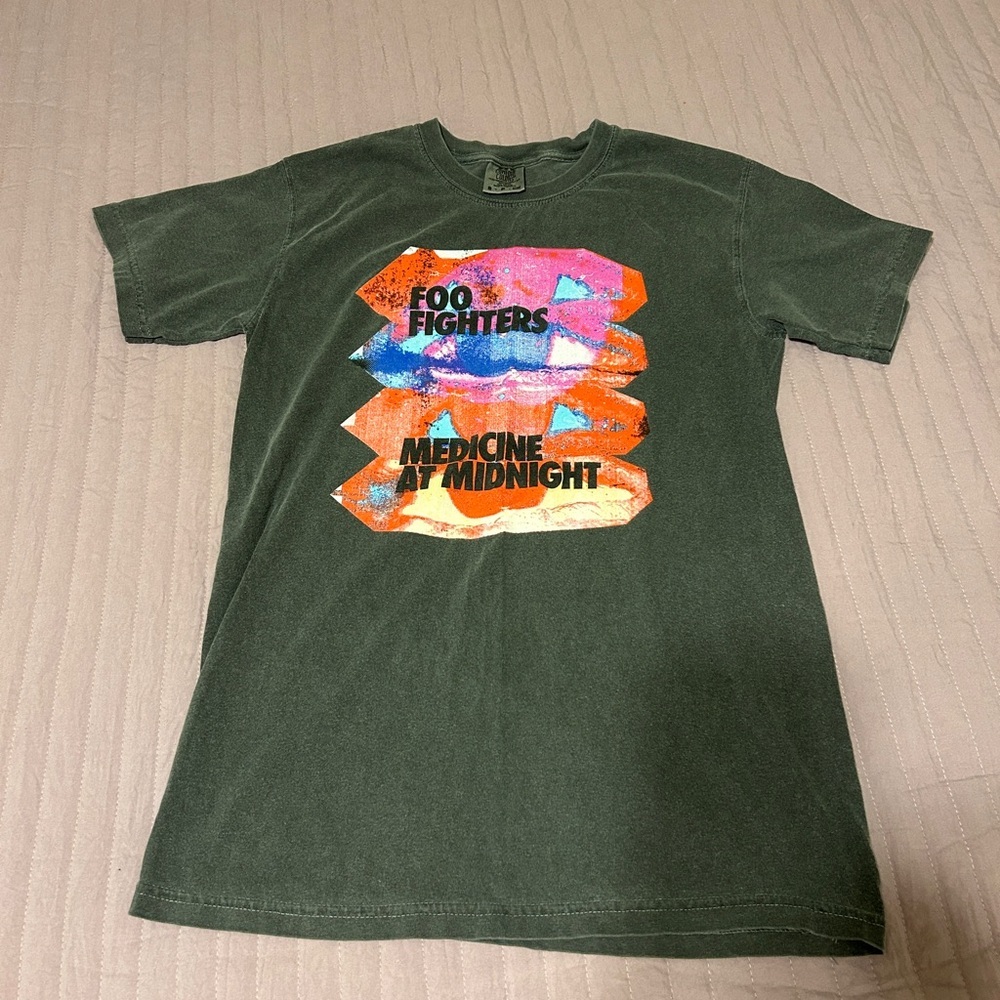 NWOT Foo Fighters T-Shirt